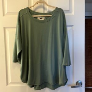 Cupio Woman dusty green knit top size 2X